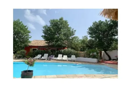 Villa de charme à Saint-Montan : piscine et deux terrasses : photo 6