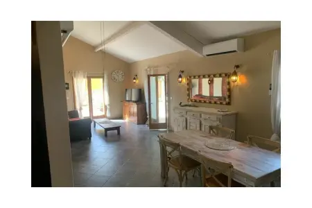 Villa de charme à Saint-Montan : piscine et deux terrasses : photo 13