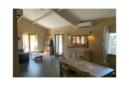 Villa de charme à Saint-Montan : piscine et deux terrasses : photo 14