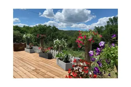Villa de charme à Saint-Montan : piscine et deux terrasses : photo 15
