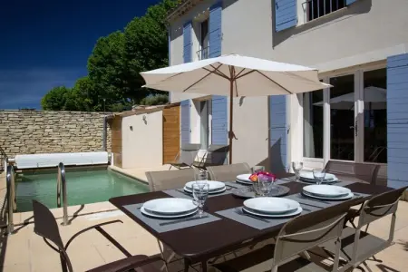 103895, avec piscine dans le magnifique Luberon - 611 JOU
