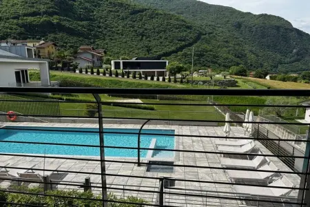Casa Rosy : appartement vue lac de Côme à Colico, piscine : photo 5