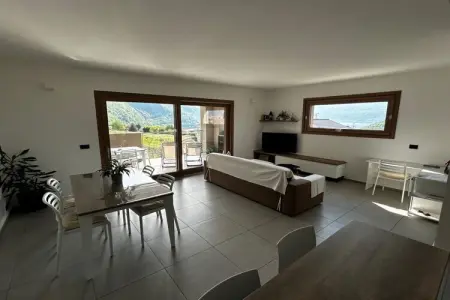 Casa Rosy : appartement vue lac de Côme à Colico, piscine : photo 6