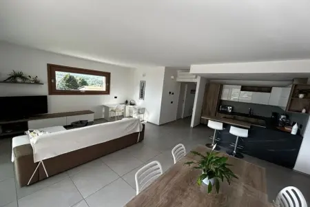 Casa Rosy : appartement vue lac de Côme à Colico, piscine : photo 7