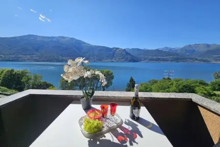 638744, Appartement de vacances à Dorio avec piscine : photo 2
