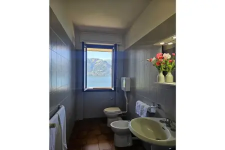 638744, Appartement de vacances à Dorio avec piscine : photo 22