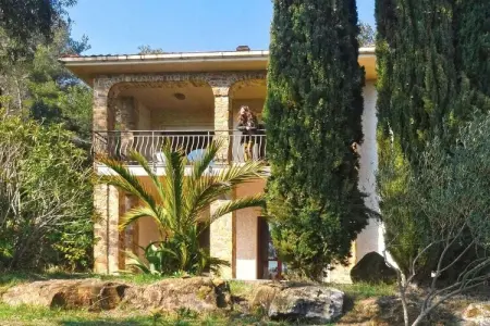 255421, Maison de vacances à Cipressa avec piscine : photo 2