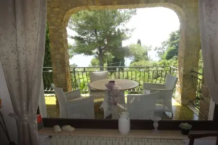 255421, Maison de vacances à Cipressa avec piscine : photo 12