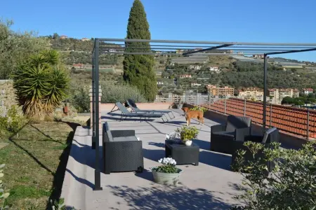 529326, Maison de vacances à Imperia avec piscine : photo 4