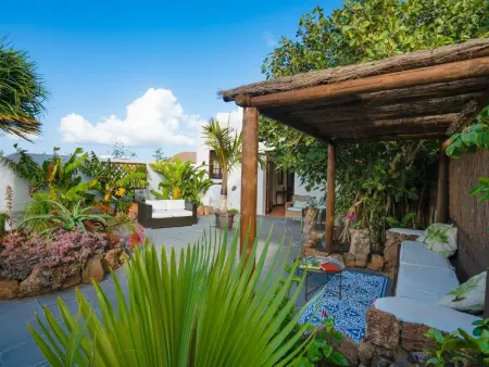 Maison de village avec jardin tropical privé et grill à Guatiza : photo 2