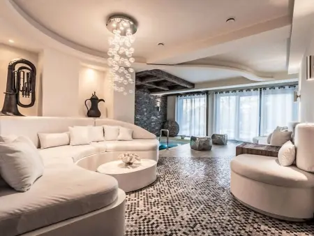 Chalet Bastidons aux Allues : piscine privée et 800 m² pour 12 : photo 6