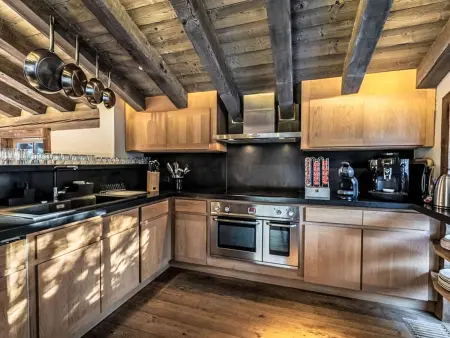 Chalet Bastidons aux Allues : piscine privée et 800 m² pour 12 : photo 7