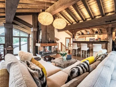 Chalet Bastidons aux Allues : piscine privée et 800 m² pour 12 : photo 8