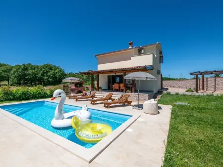 Maison Madonnina avec piscine privée à Manjadvorci, près de Pula : photo 1