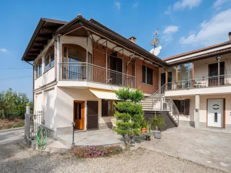 Nada, appartement avec jardin et vue à Neive, Italie : photo 25