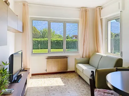 Carla : appartement 4 pièces à Domaso, jardin et vue montagnes : photo 3