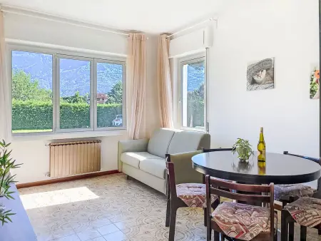 Carla : appartement 4 pièces à Domaso, jardin et vue montagnes : photo 6