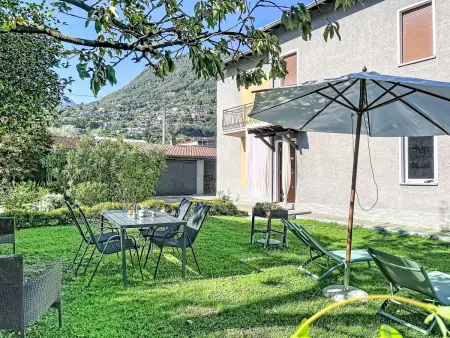 Carla : appartement 4 pièces à Domaso, jardin et vue montagnes : photo 24