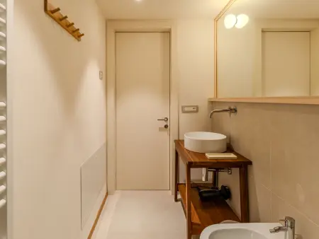 Casa al Faggio 2 : appartement rénové au cœur de Riva del Garda : photo 18