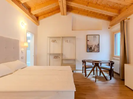 Casa al Faggio 3 : appartement rénové au cœur de Riva del Garda : photo 12