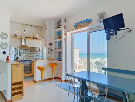 Appartement Loli, 3 chambres face à la mer à Montemarciano : photo 9
