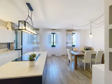 Appartement Intown à Cecina : 100 m², balcon et vue sur la mer : photo 3
