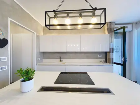 Appartement Intown à Cecina : 100 m², balcon et vue sur la mer : photo 4