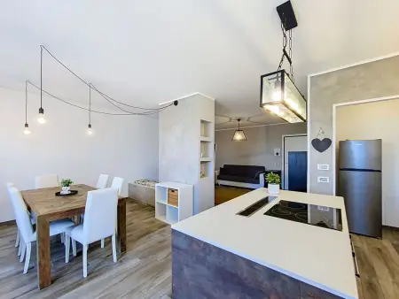 Appartement Intown à Cecina : 100 m², balcon et vue sur la mer : photo 6