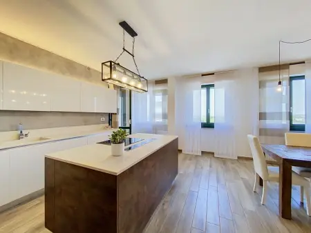 Appartement Intown à Cecina : 100 m², balcon et vue sur la mer : photo 7