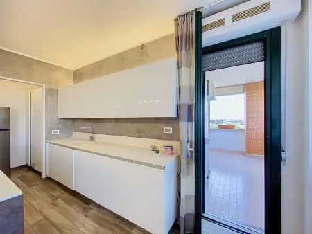 Appartement Intown à Cecina : 100 m², balcon et vue sur la mer : photo 9