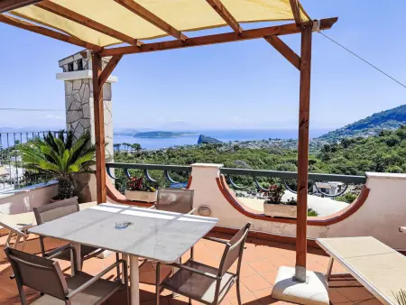La Favola : appartement 3 pièces avec terrasse et vue mer à Ischia Barano : photo 2