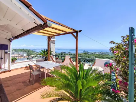 La Favola : appartement 3 pièces avec terrasse et vue mer à Ischia Barano : photo 4