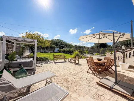 A Casa di Ara : appartement avec jardin à 150 m de la mer, Mola di Bari : photo 4