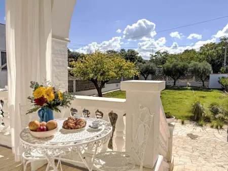 A Casa di Ara : appartement avec jardin à 150 m de la mer, Mola di Bari : photo 5