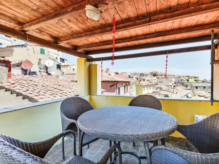 IL Borgo Cavour : appartement sous les toits vue rivière à Capoliveri : photo 3