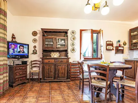 Appartement IL Porto, 2 chambres à 300 m de la mer à Porto Azzurro : photo 9