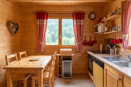 Maison charmante Santa-Maria-Figaniella 25 m², cheminée : photo 2