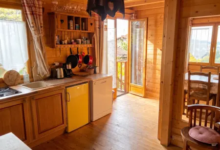 Maison charmante Santa-Maria-Figaniella 25 m², cheminée : photo 9
