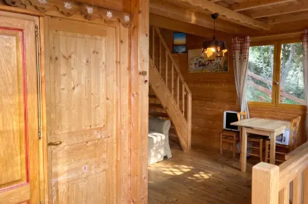 Maison charmante Santa-Maria-Figaniella 25 m², cheminée : photo 12
