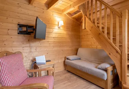 Maison charmante Santa-Maria-Figaniella 25 m², cheminée : photo 13