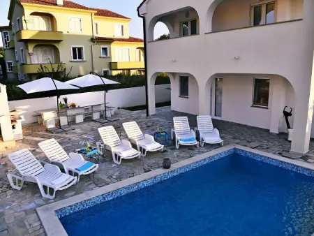 Villa Mata in Bogovići mit Pool und Meerblick, Maison 14 personnes à Krk Milohnići : photo 3