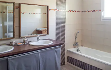 Maison piscine proche Avignon, Maison 7 personnes à Tavel : photo 11