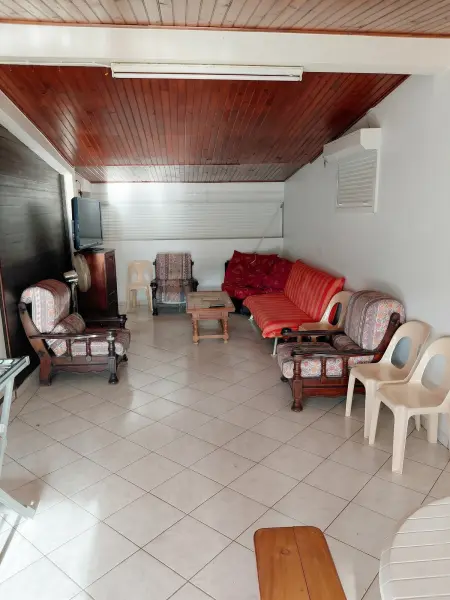 Appartement vue mer Rivière-Pilote 200 m², terrasse : photo 5