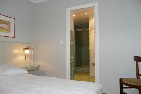 221633, Pinet piscine privée climat Saint Tropez : photo 22