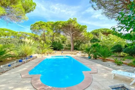 73533, avec piscine privée aux Issambres : photo 2