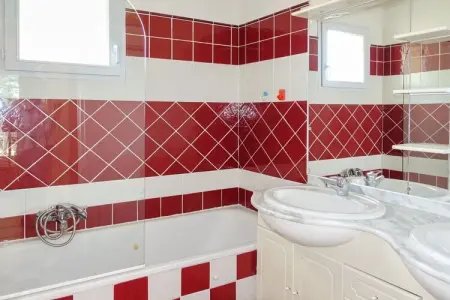 73533, avec piscine privée aux Issambres : photo 27