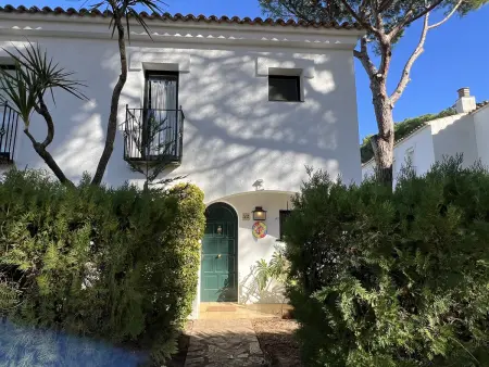 Maison à Pals - 3 chambres, près de la plage, piscine commune, animaux admis : photo 11