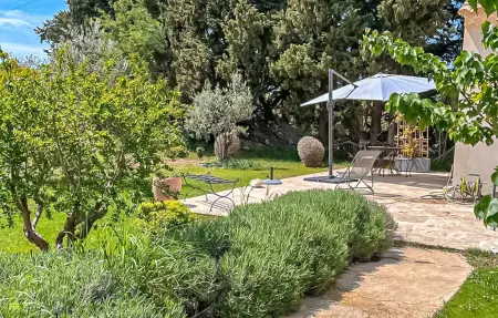 Gite Campagne Proche Alpilles, Maison 6 personnes à Eyragues : photo 13