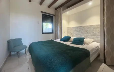 Gîte campagne proche Alpilles, Maison 6 personnes à Eyragues : photo 16