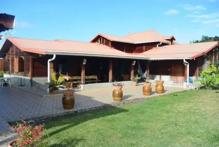 Maison avec piscine privée à Sainte-Anne, Maison 2 personnes à Sainte Anne : photo 2